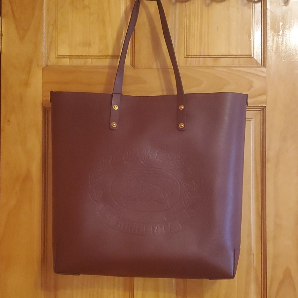 Burberry shoulder bag 🎒/ Authentic